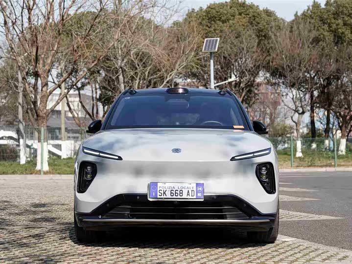 Фото 2 - Nio ES6