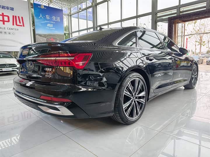 Фото 4 - Audi A6L