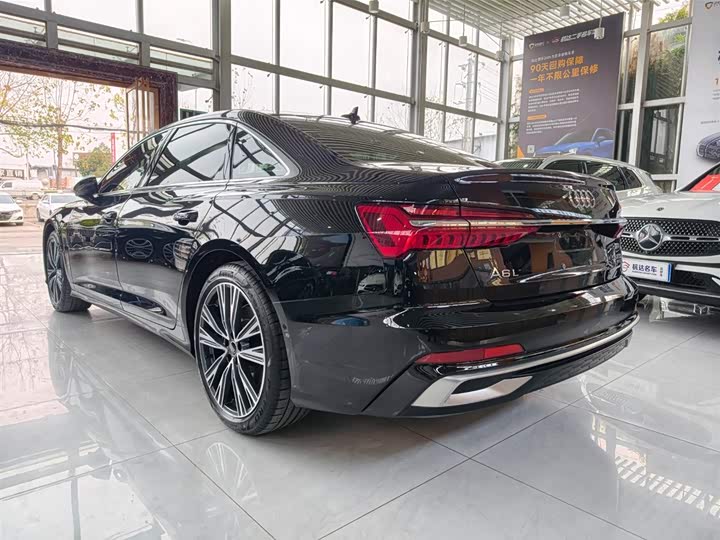 Фото 6 - Audi A6L