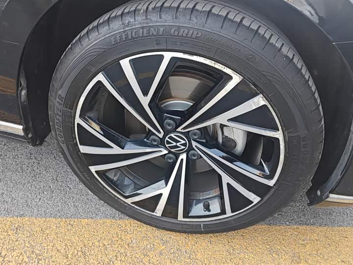 Фото 6 - Volkswagen Magotan