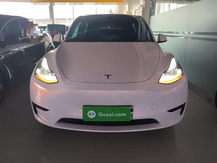 Фото 3 - Tesla Model Y