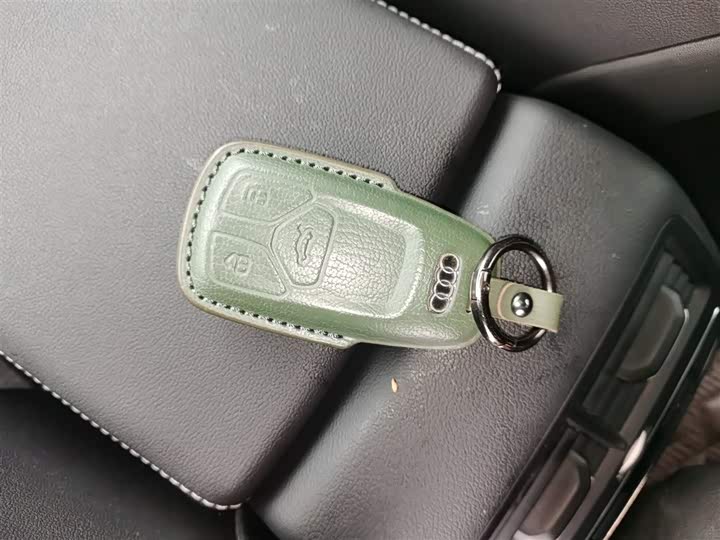 Фото 9 - Audi A4L