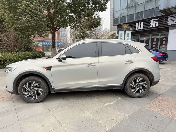 Фото 2 - Hongqi HS5