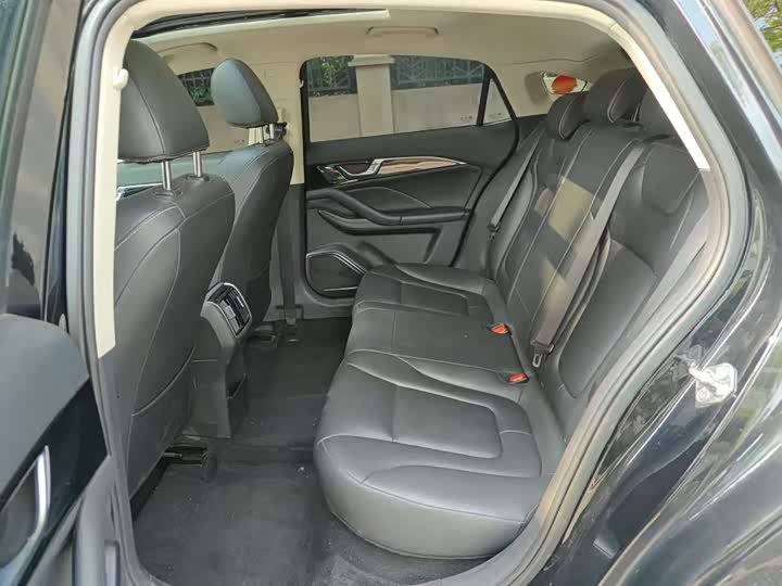 Фото 8 - Bestune B70