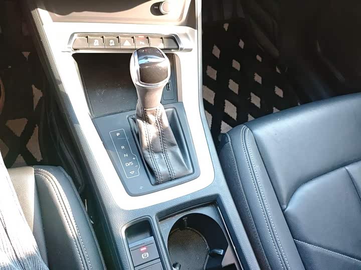 Фото 6 - Audi Q3