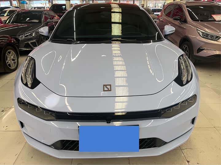 Фото 2 - Zeekr 001