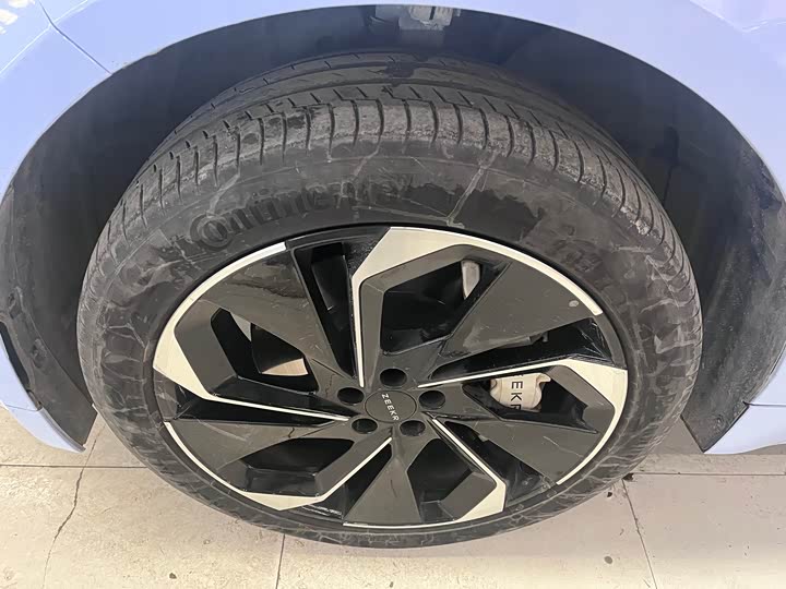 Фото 5 - Zeekr 001