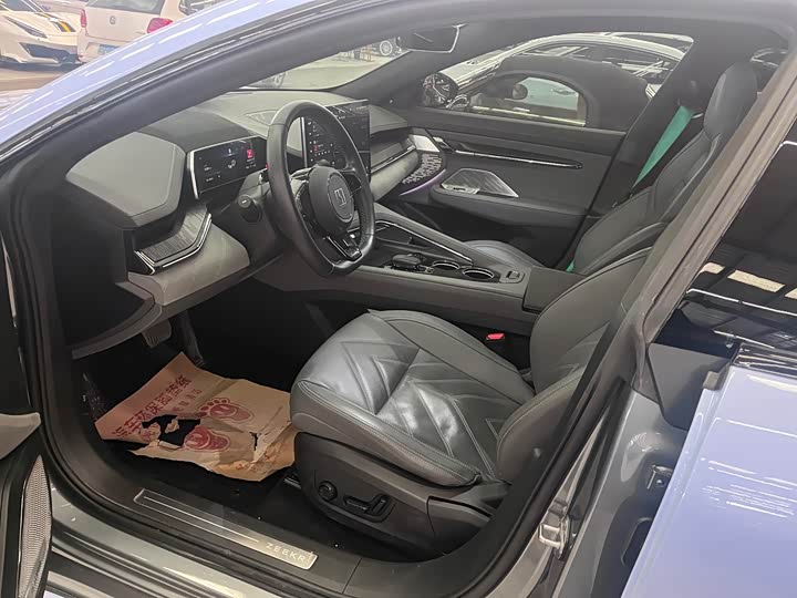 Фото 7 - Zeekr 001