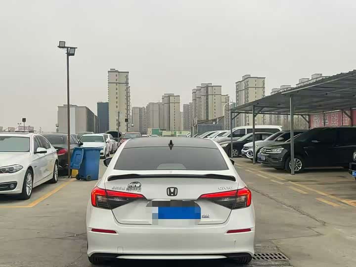 Фото 8 - Honda Civic