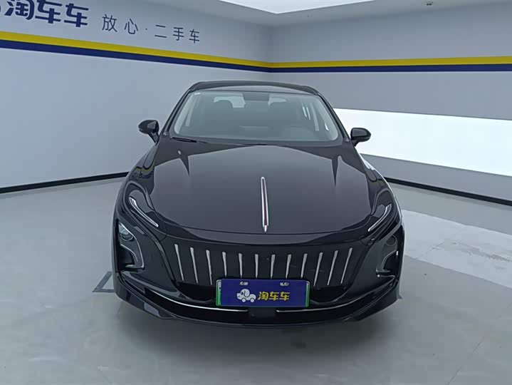 Фото 2 - Hongqi E-QM5