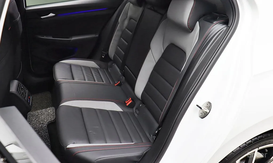 Фото 11 - Volkswagen Golf