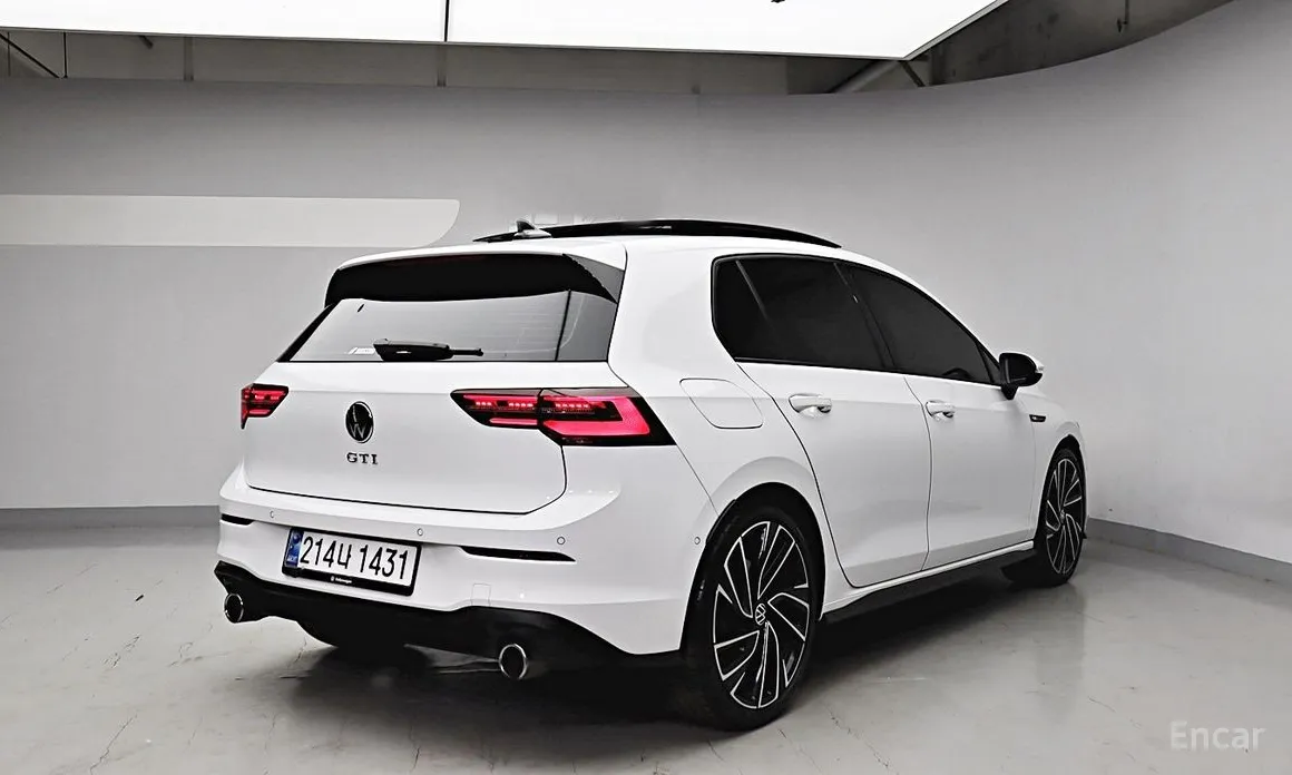 Фото 2 - Volkswagen Golf