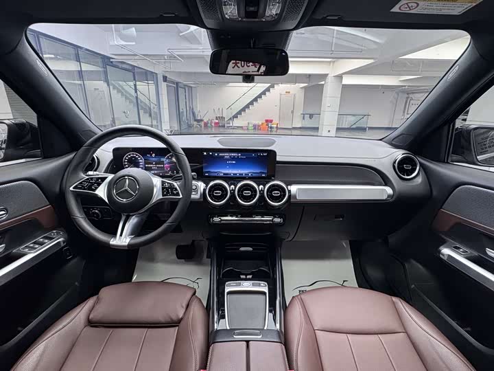 Фото 9 - Mercedes-Benz GLB-Class
