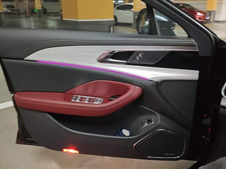 Фото 7 - Hongqi H5