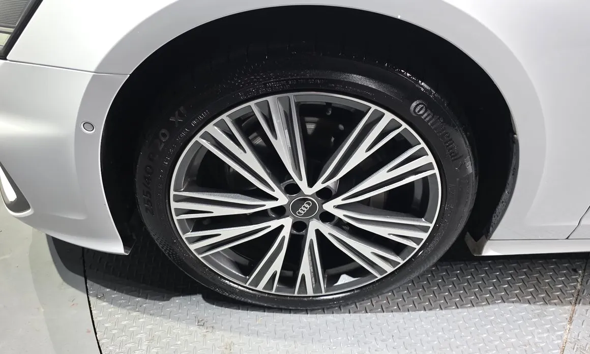 Фото 5 - Audi A6