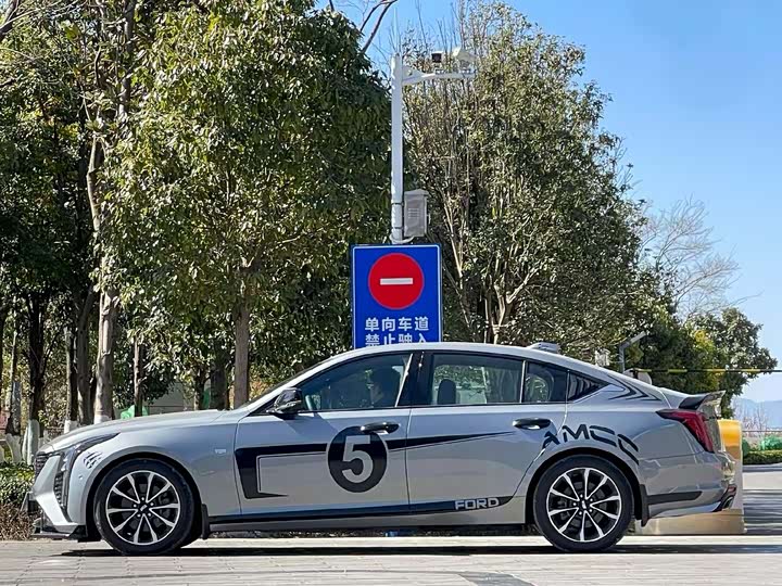 Фото 2 - Cadillac CT5