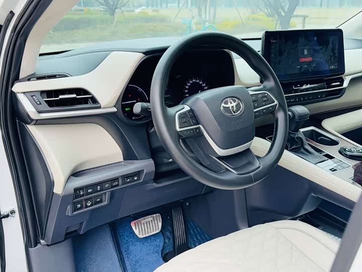 Фото 5 - Toyota Sienna