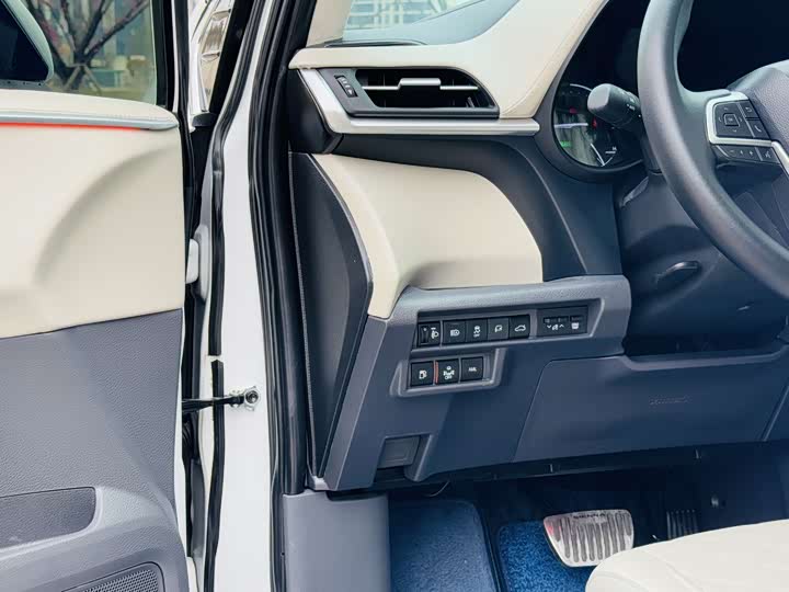 Фото 6 - Toyota Sienna