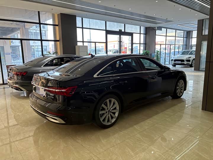 Фото 7 - Audi A6L