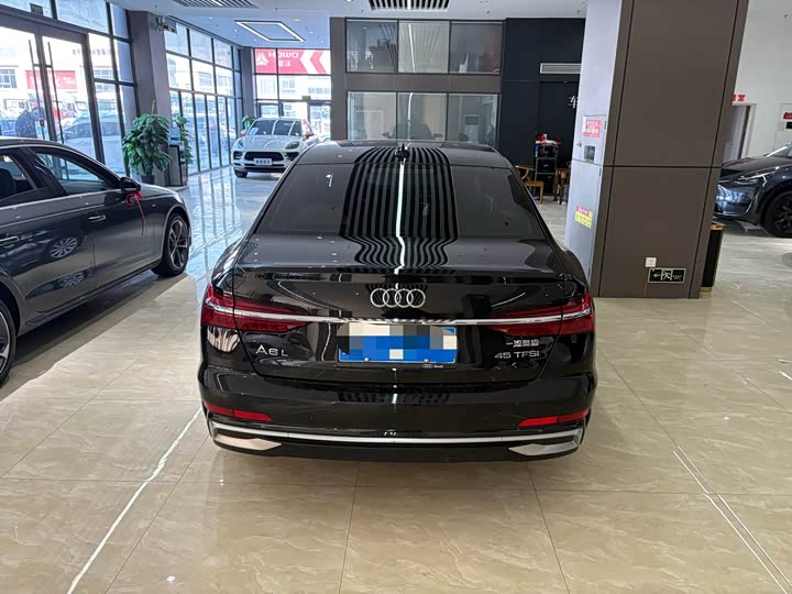 Фото 8 - Audi A6L