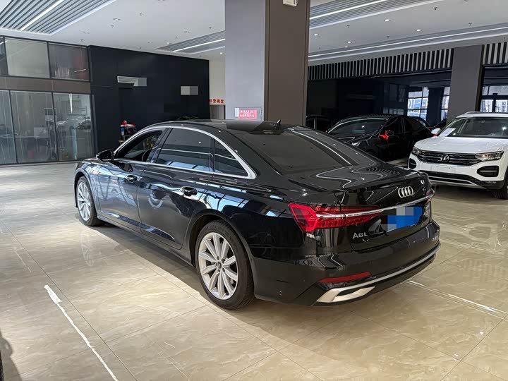 Фото 9 - Audi A6L