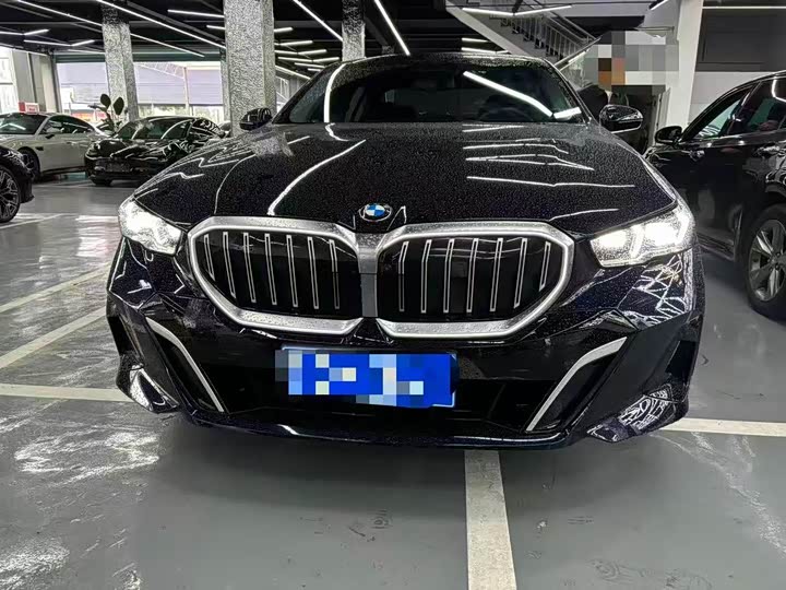 Фото 2 - BMW 5 Series