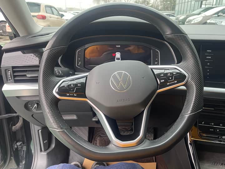 Фото 8 - Volkswagen Passat