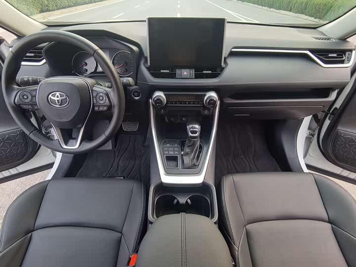 Фото 9 - Toyota Wildlander