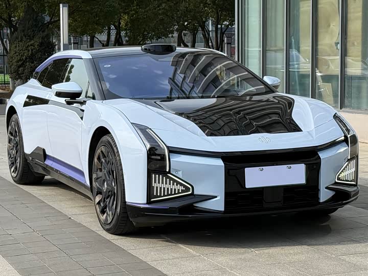 Фото 2 - HiPhi Z