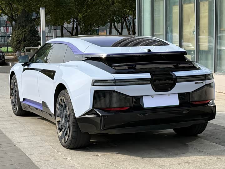 Фото 6 - HiPhi Z