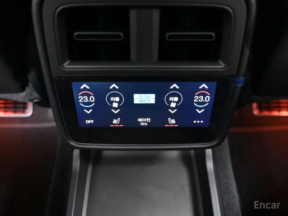 Фото 16 - Porsche Taycan