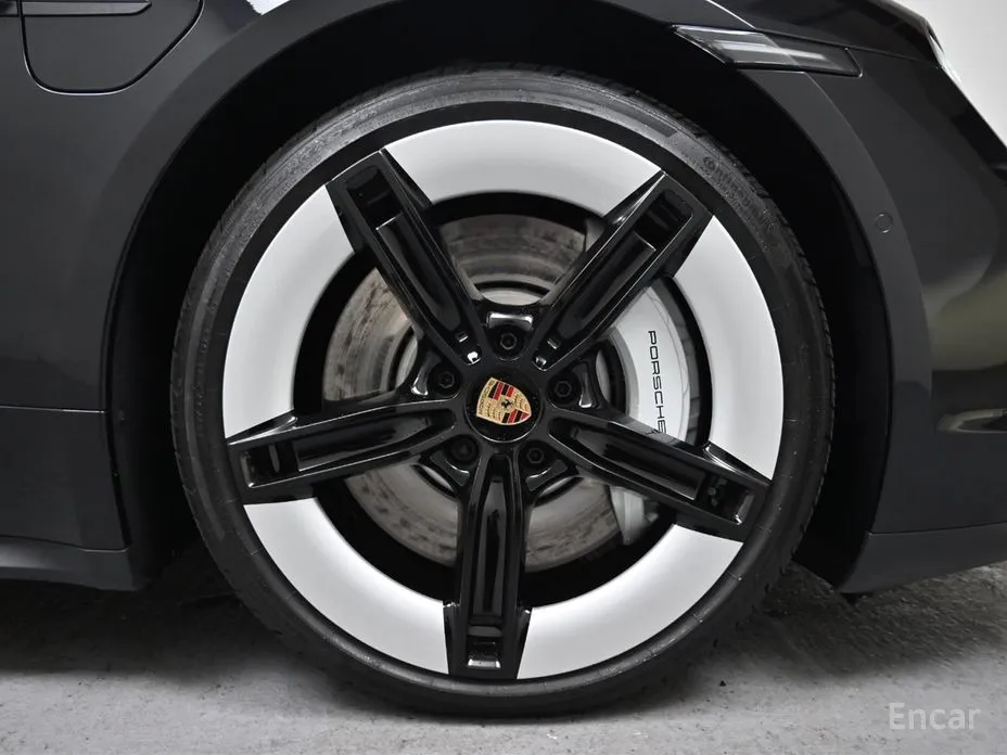 Фото 5 - Porsche Taycan