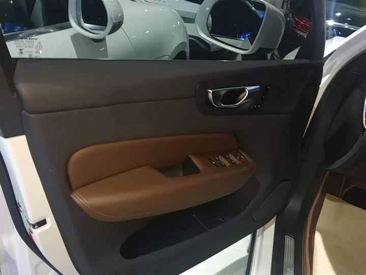 Фото 7 - Volvo XC60