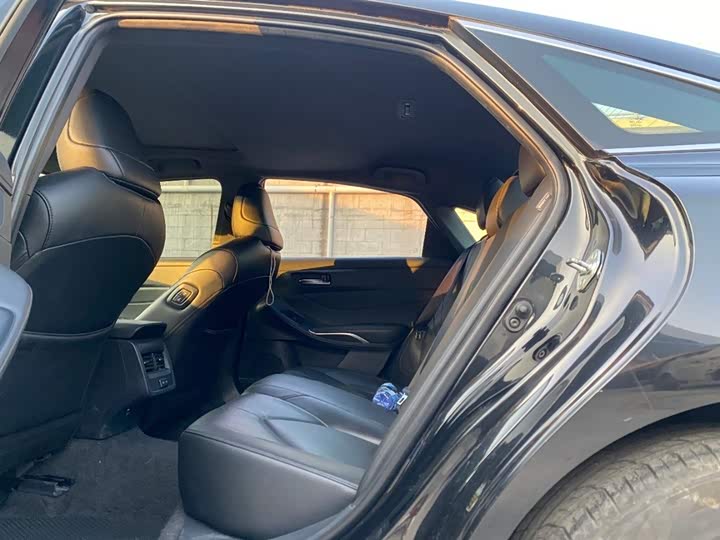 Фото 4 - Toyota Avalon