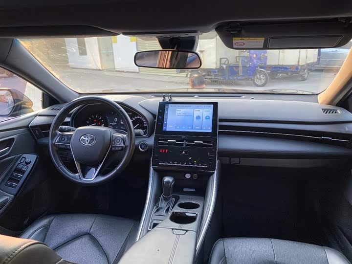 Фото 5 - Toyota Avalon