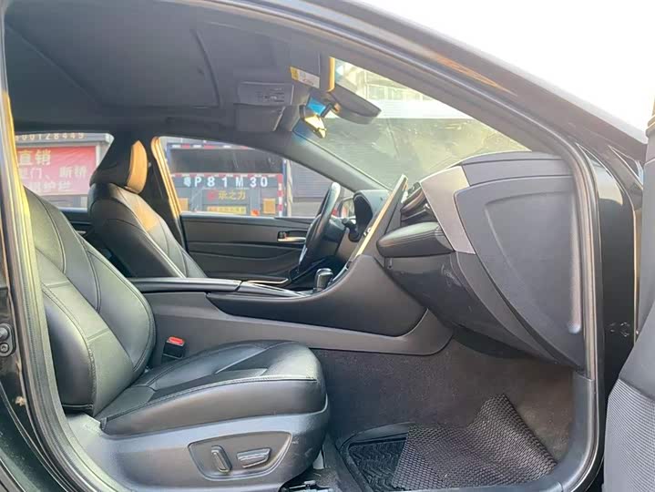 Фото 6 - Toyota Avalon