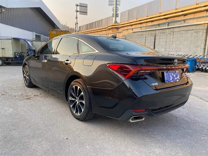 Фото 7 - Toyota Avalon