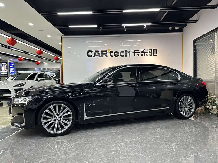 Фото 3 - BMW 7 Series