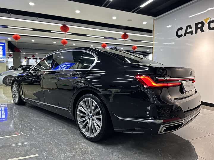 Фото 4 - BMW 7 Series