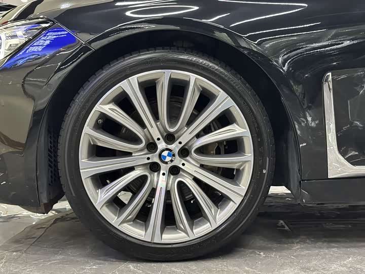 Фото 5 - BMW 7 Series