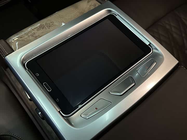 Фото 8 - BMW 7 Series