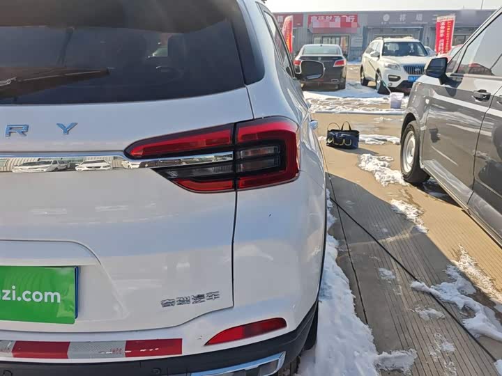 Фото 8 - Chery Tiggo 5x