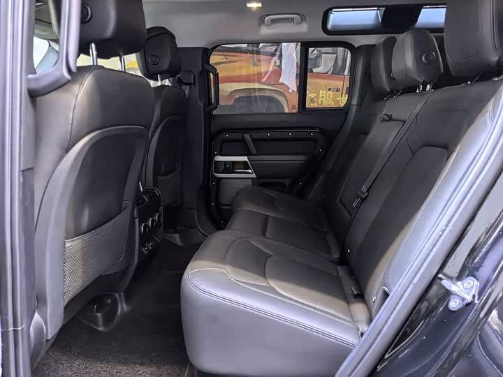 Фото 8 - Land Rover Defender