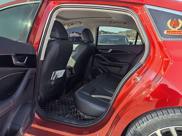 Фото 8 - Bestune B70