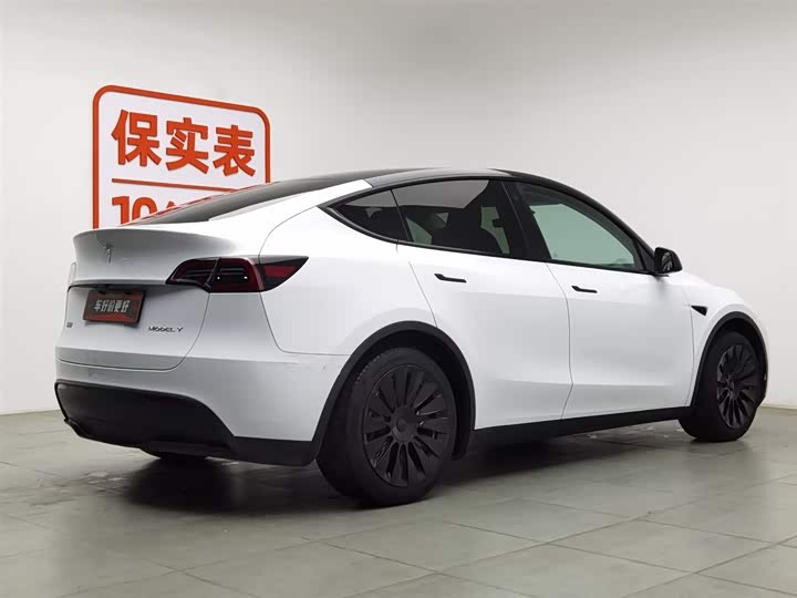 Фото 2 - Tesla Model Y