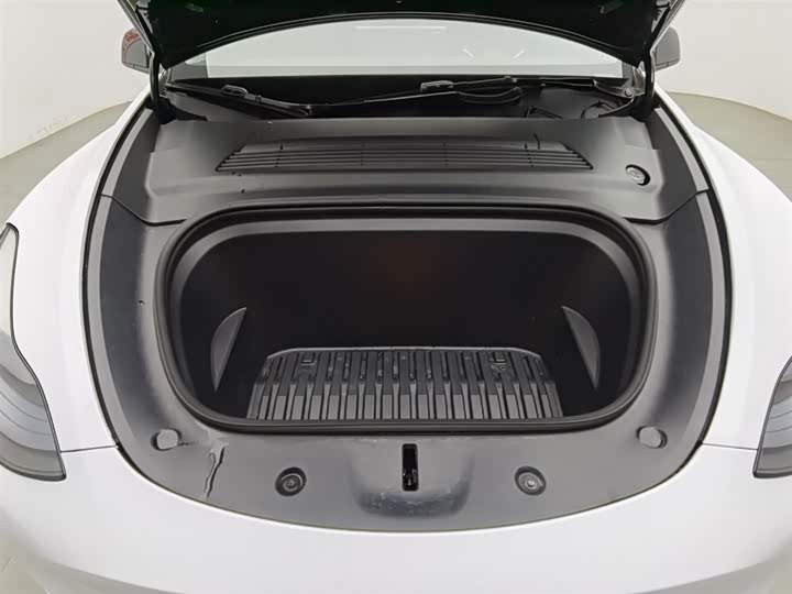 Фото 6 - Tesla Model Y