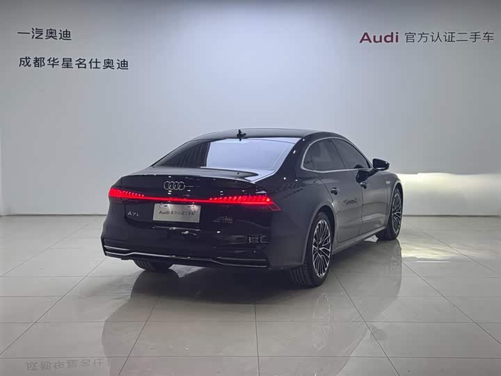 Фото 4 - Audi A7L