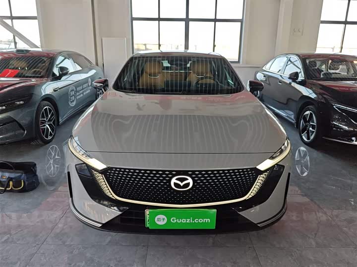 Фото 3 - Mazda EZ-6