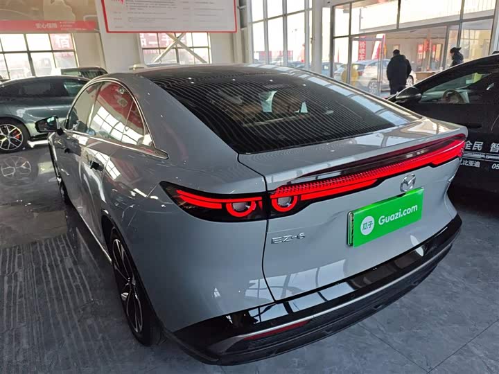 Фото 5 - Mazda EZ-6