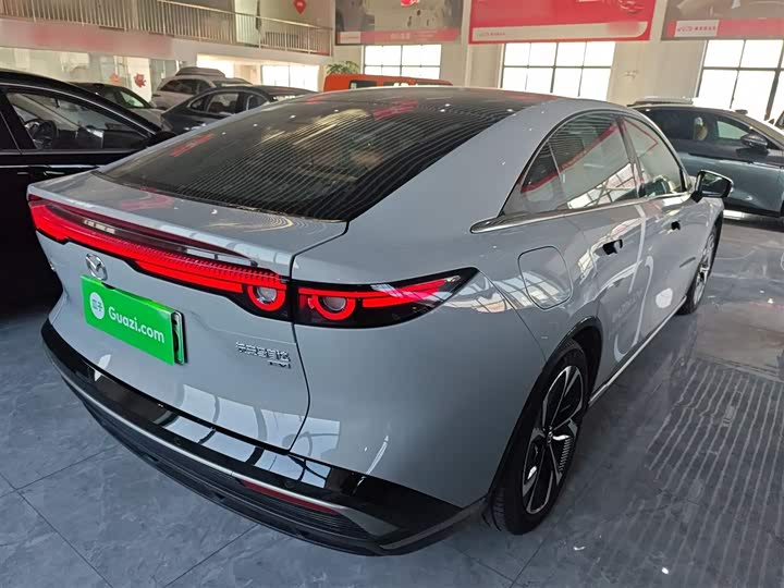 Фото 7 - Mazda EZ-6